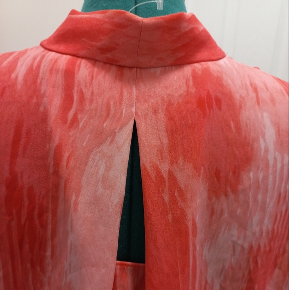 🌷Tahari Coral Tie-dye Top, - Picture 5 of 8